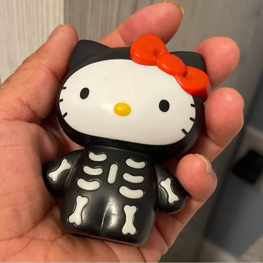 McDonald's "Hello Kitty Skeleton" Glow
In The Dark Mini Figure Toy 2019 No Mask - Picture 6 of 9